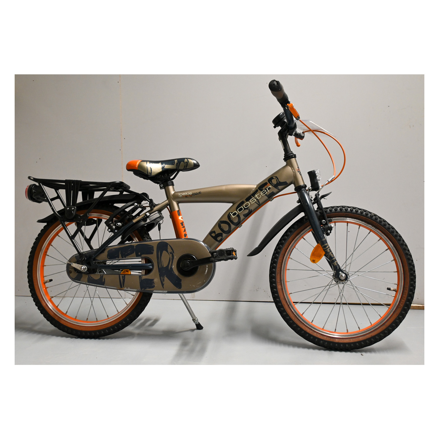 Loekie Booster 18 inch tweedehands